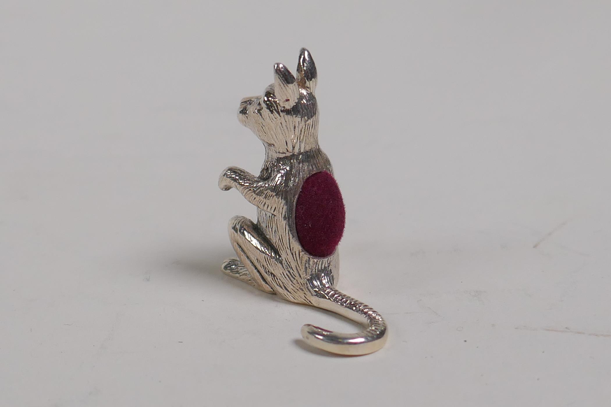 A sterling silver miniature pincushion in the form of a kangaroo, 1" high - Image 2 of 2