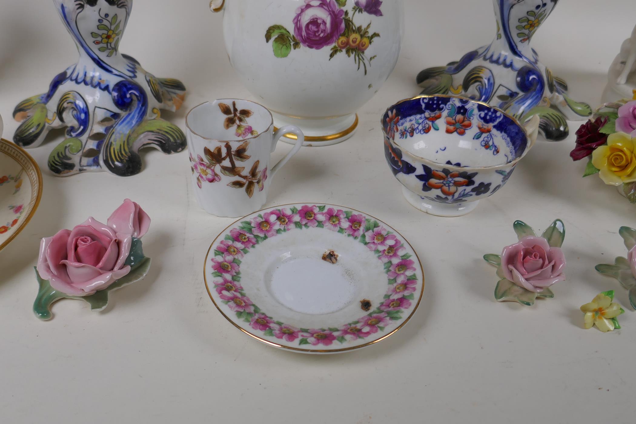 A quantity of C19th and early C20th British and Continental porcelain items including cups, saucers, - Image 7 of 9