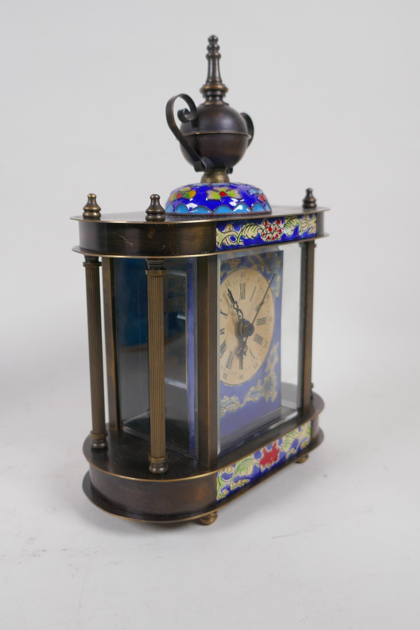 A brass cased mantel clock with cloisonne enamel style decorative panels, 21cm high - Image 2 of 6