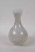 A Chinese Ge ware garlic head shaped vase, 17cm high