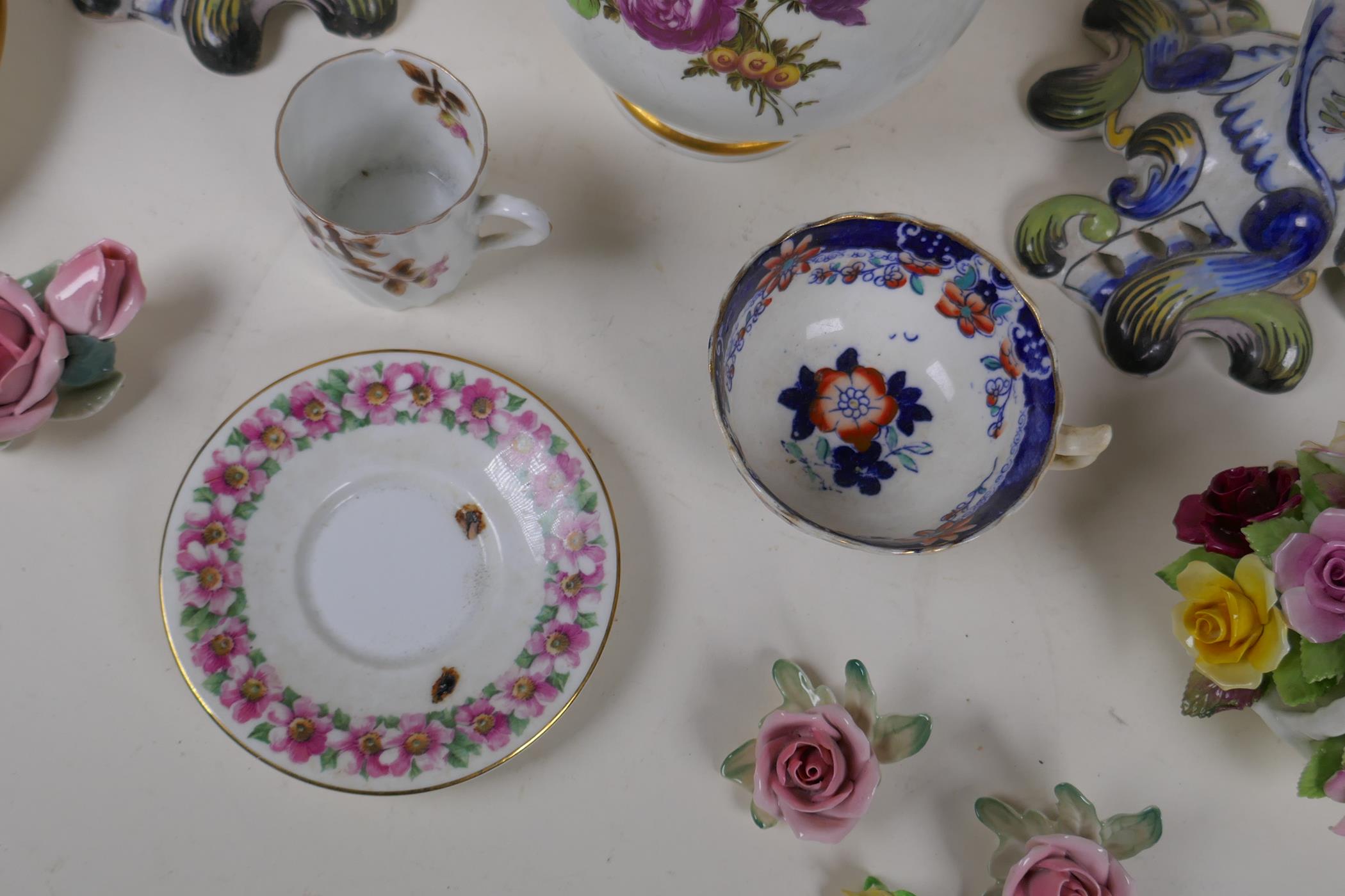 A quantity of C19th and early C20th British and Continental porcelain items including cups, saucers, - Image 9 of 9