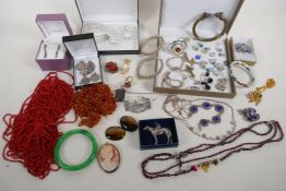 A quantity of good quality costume jewellery including silver, cameos etc