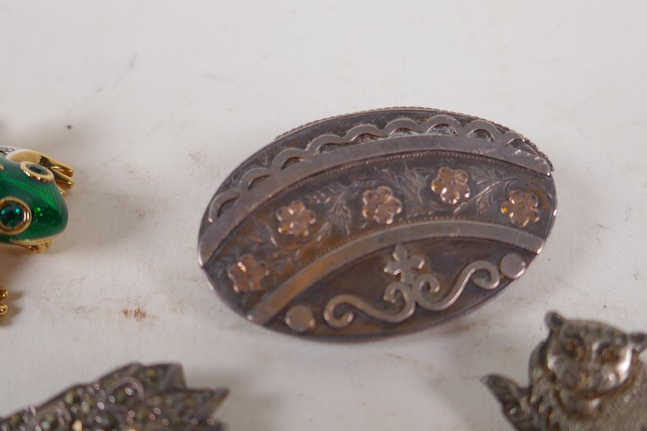 A gilt and enamel frog brooch, and four silver set brooches including goldstone, marcasite etc - Image 3 of 5