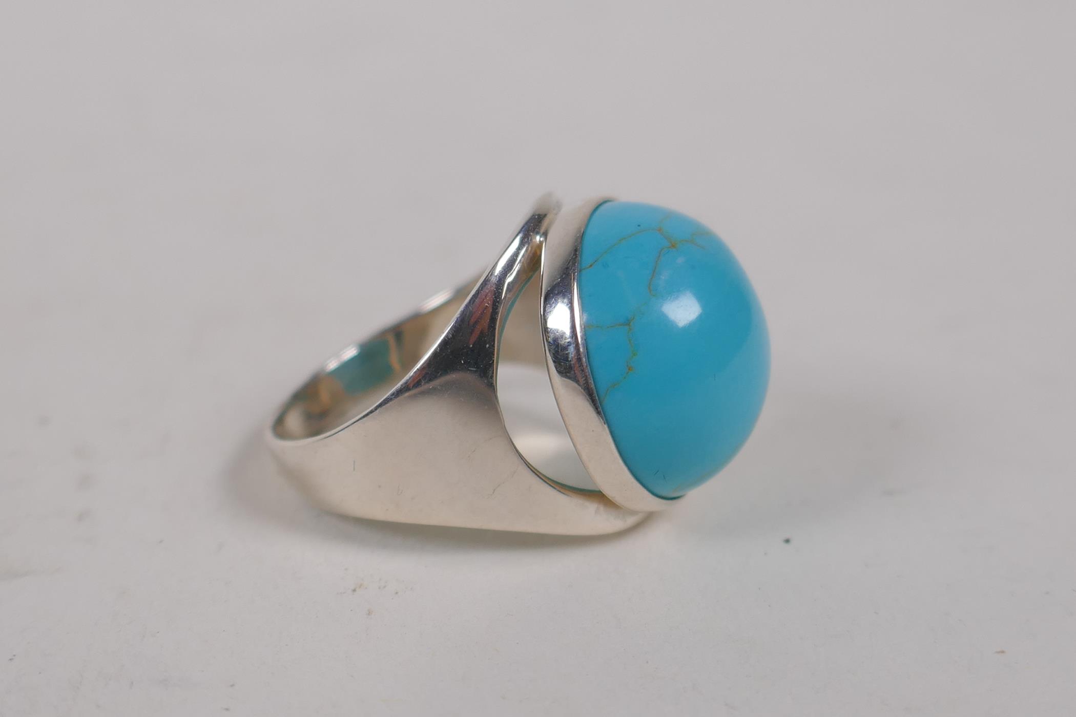 A 925 silver and turquoise set ring, size P/Q