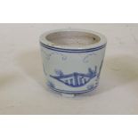 A Chinese blue and white ceramic pot, 10cm high