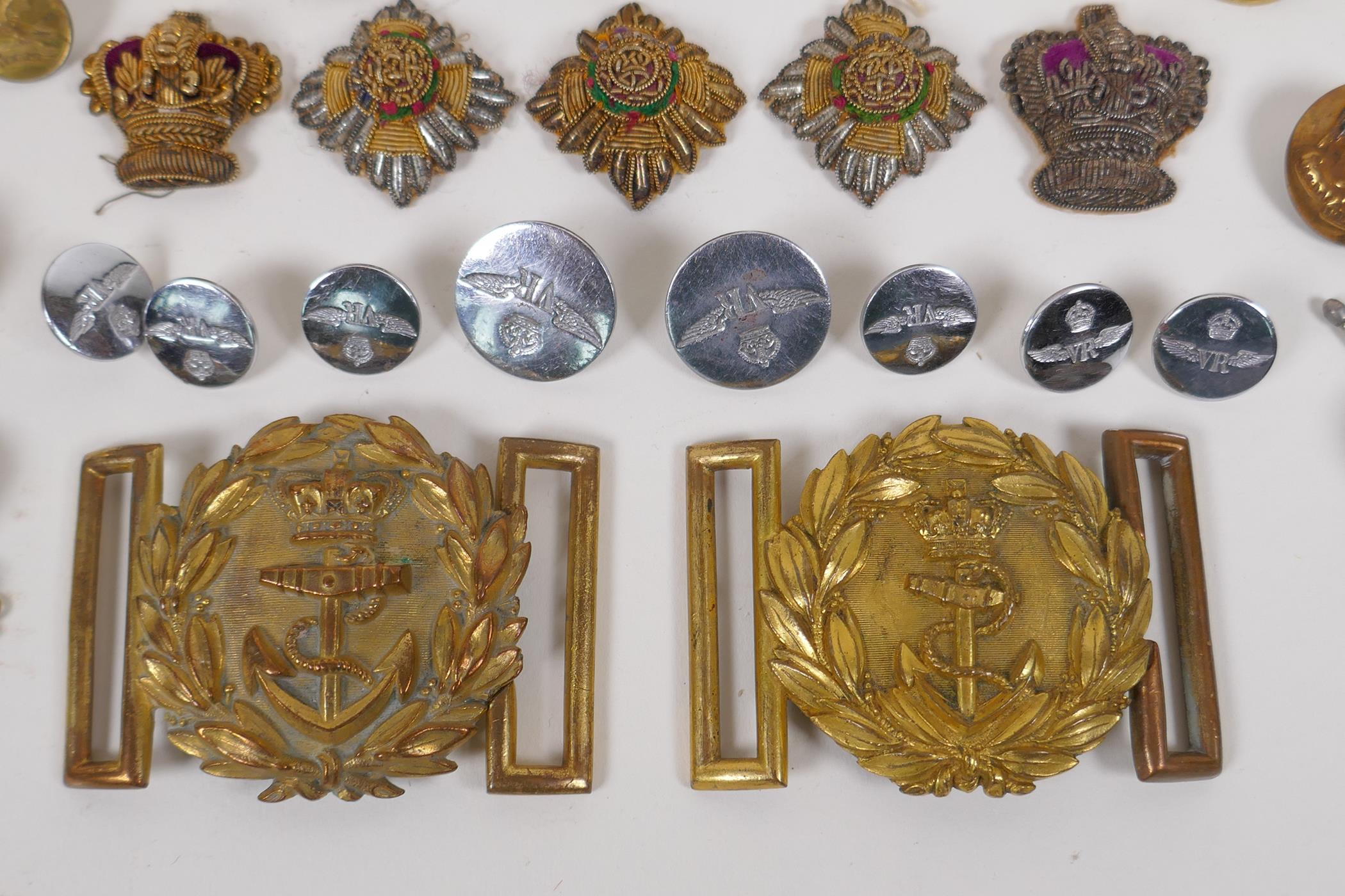 A collection of assorted British Military buttons, belt buckles and patches etc - Image 5 of 6