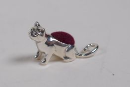 A 925 silver miniature cat pin cushion, 2.5cm long