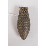 A brass vesta case in the form of an owl, 8cm
