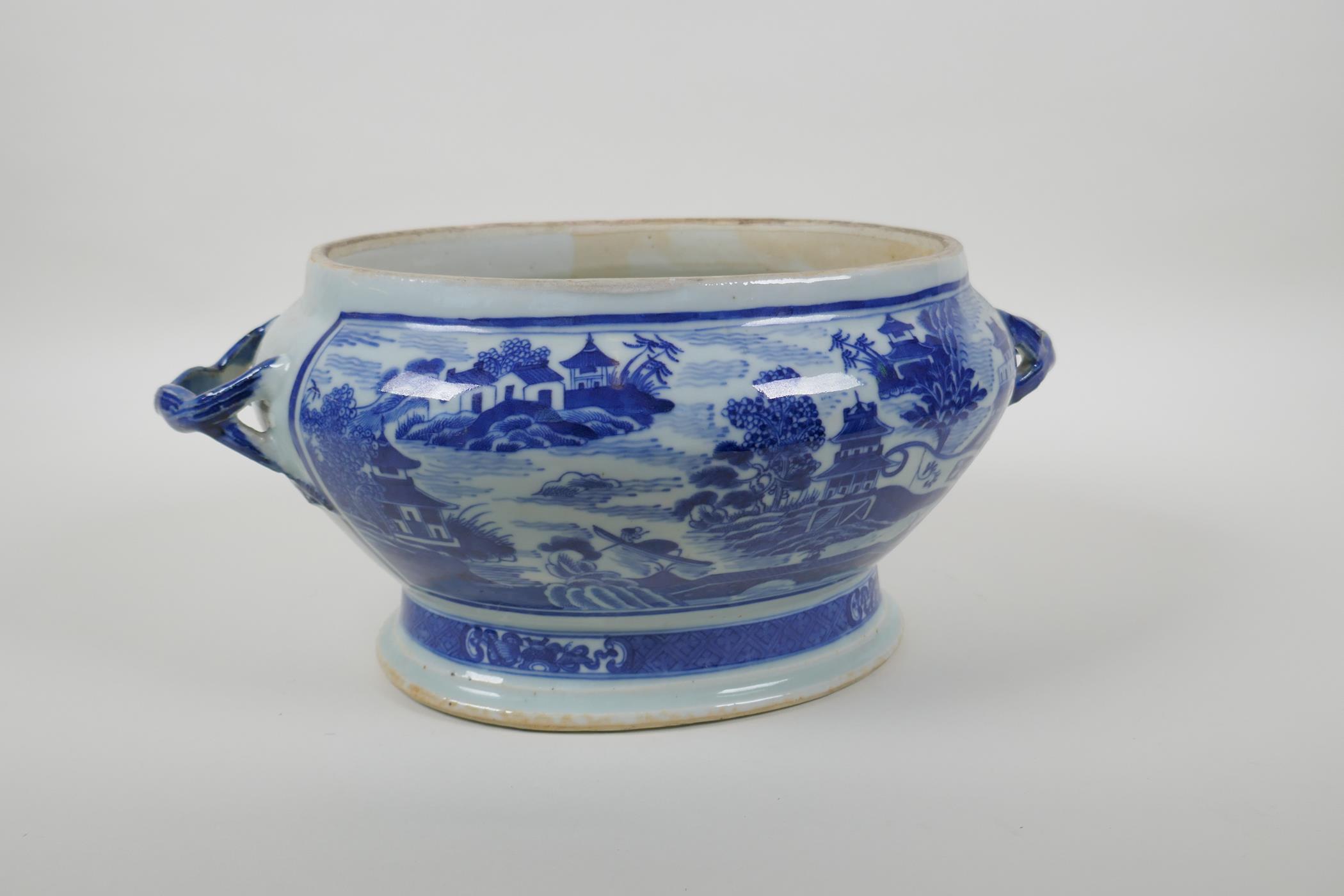 A C19th Chinese export blue and white porcelain two handled oval planter with decorative riverside - Image 4 of 5