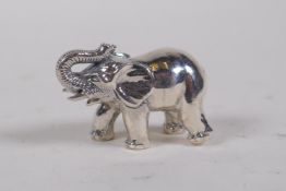 A miniature sterling silver elephant, 3.5cm long