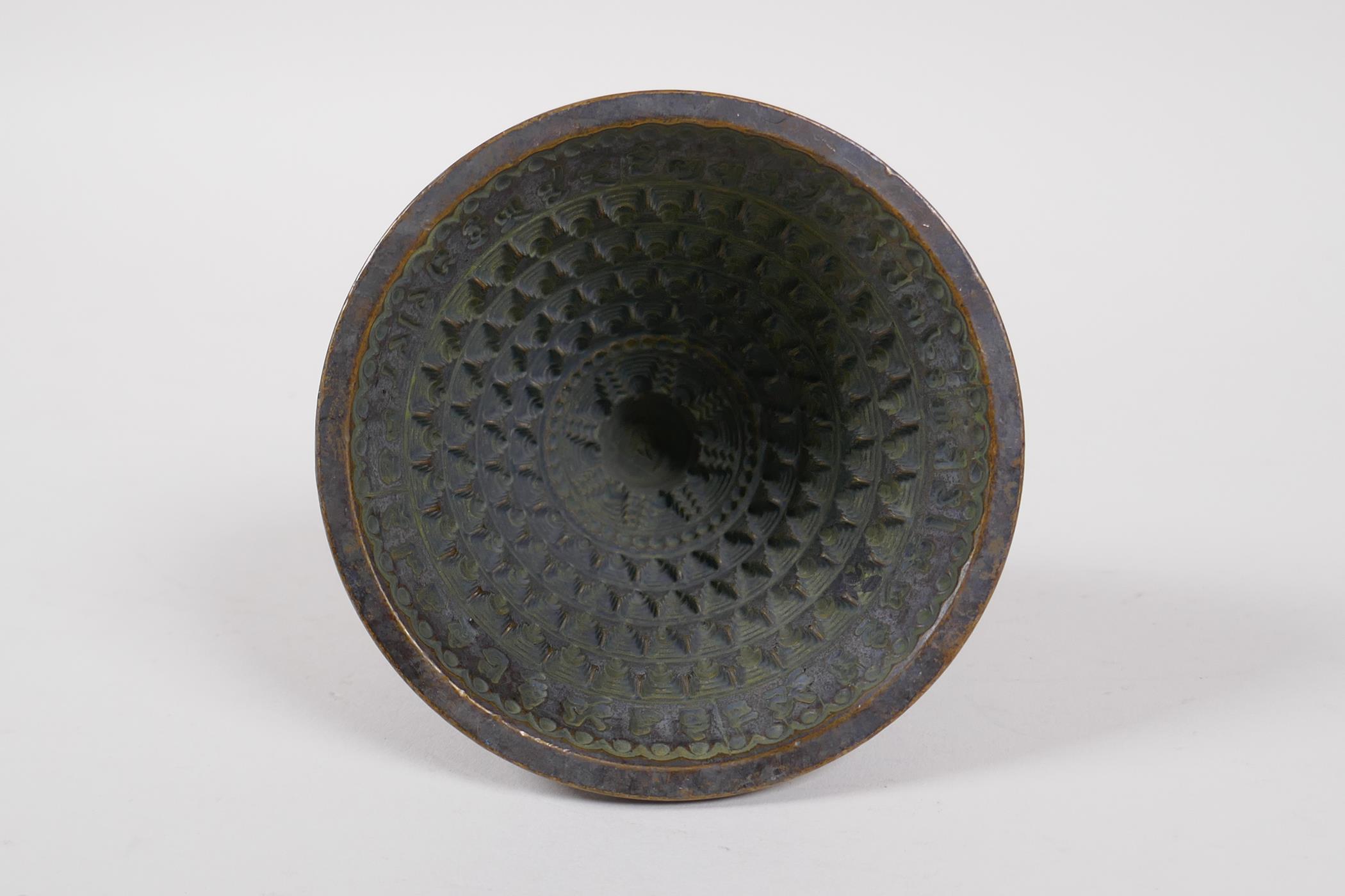 A Tibetan cast bronze Tsa Tsa Stupa mold, 9cm diameter - Image 2 of 3