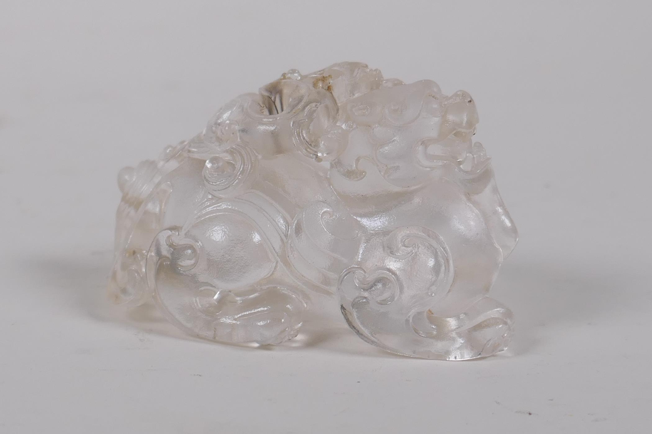 A Chinese moulded glass kylin, 6cm long - Image 2 of 2