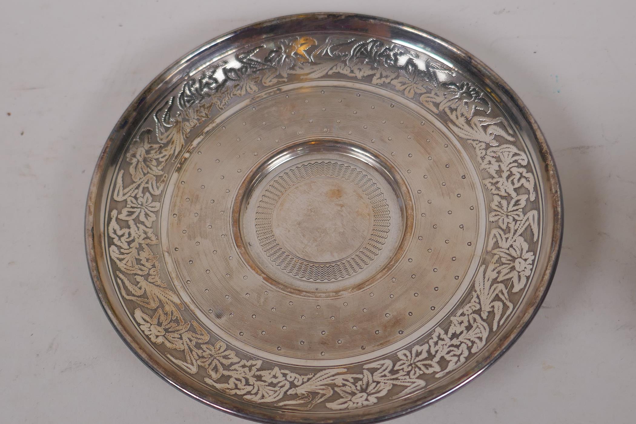 An antique French silver christening cup and saucer with delicate engraved decoration, marked A - Image 3 of 4