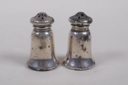 A pair of sterling silver sifters, 4.5cm high