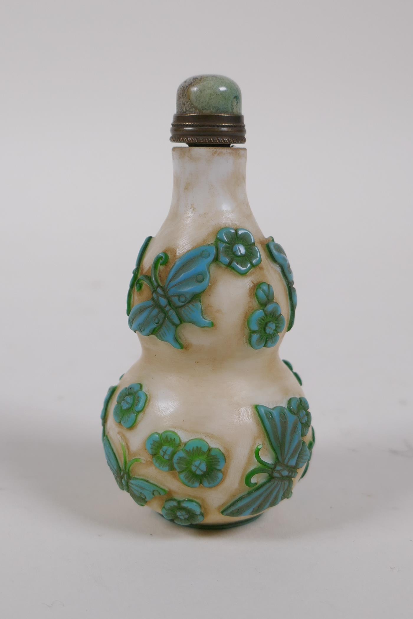 A Peking glass double gourd snuff bottle with raised butterfly decoration, 4 character mark to base, - Image 2 of 4