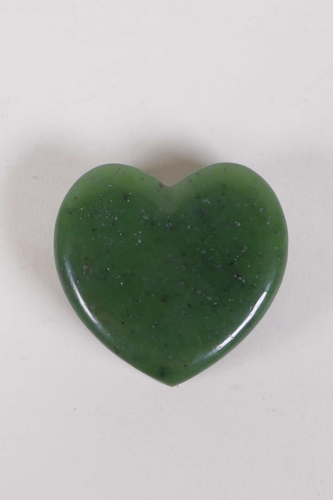 A carved spinach jade heart shaped box and cover, 5 x 5cms - Image 2 of 2