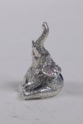 A sterling silver pin cushion in the form of a baby elephant, 4cm