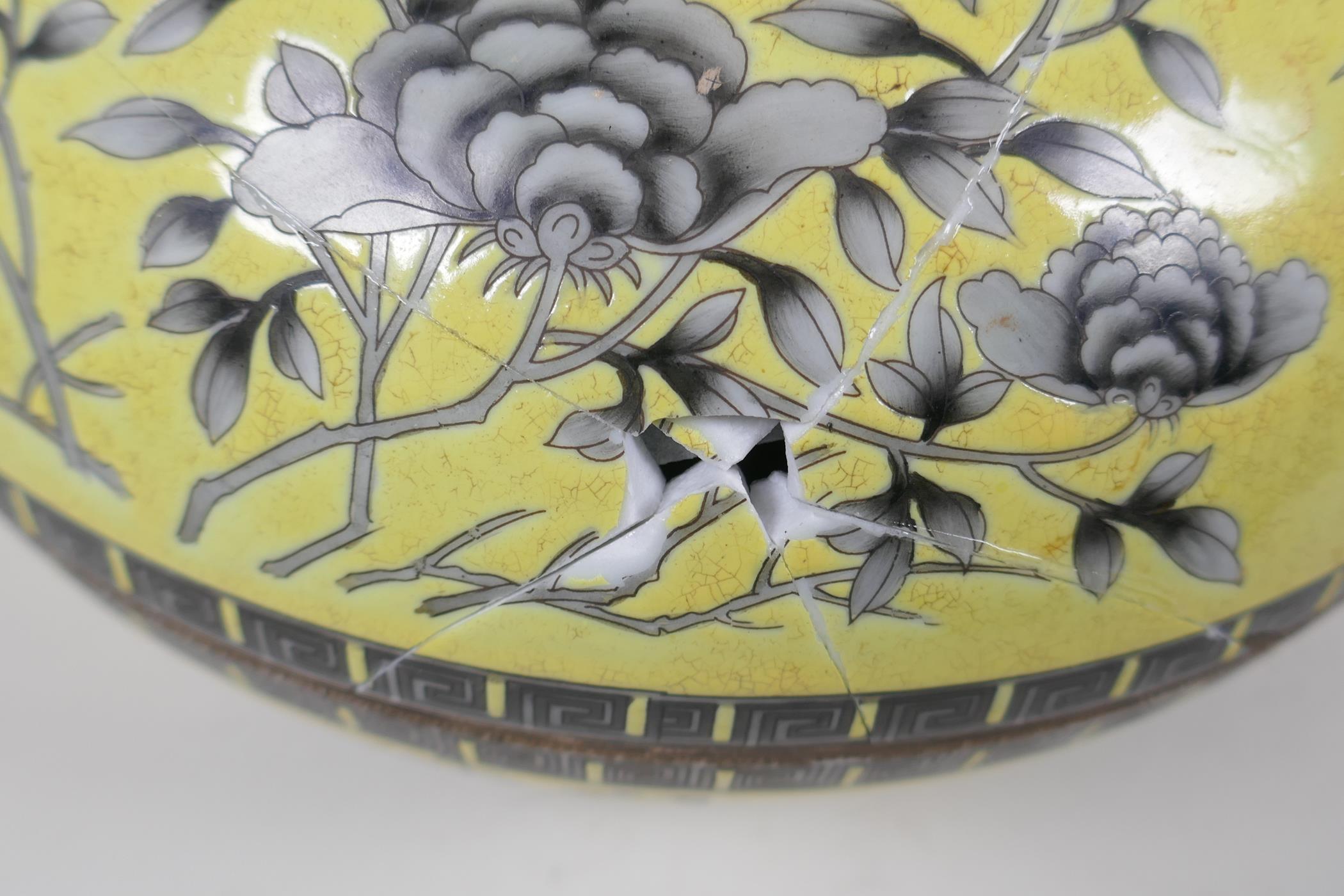 A Chinese yellow ground porcelain box and cover with black and white floral decoration, seal mark to - Image 4 of 6