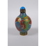 A Chinese cloisonne snuff bottle with dragon decoration, 8cm high