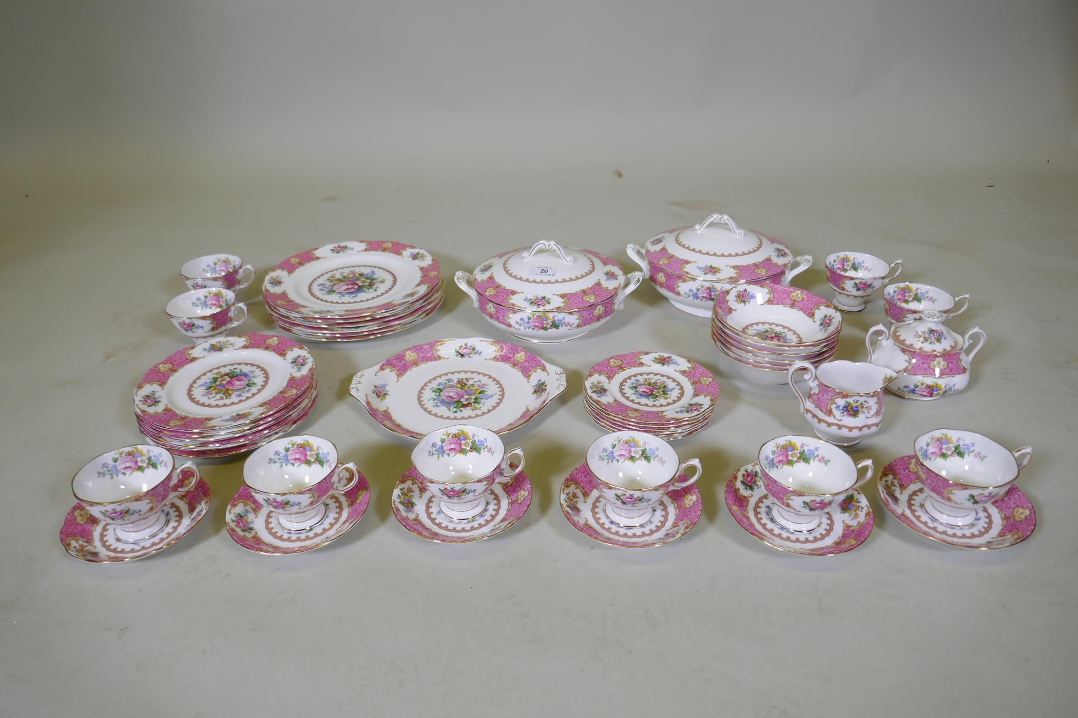 A Royal Albert Lady Carlyle six place dinner and tea service, including tea cups and saucers, cake - Image 3 of 7