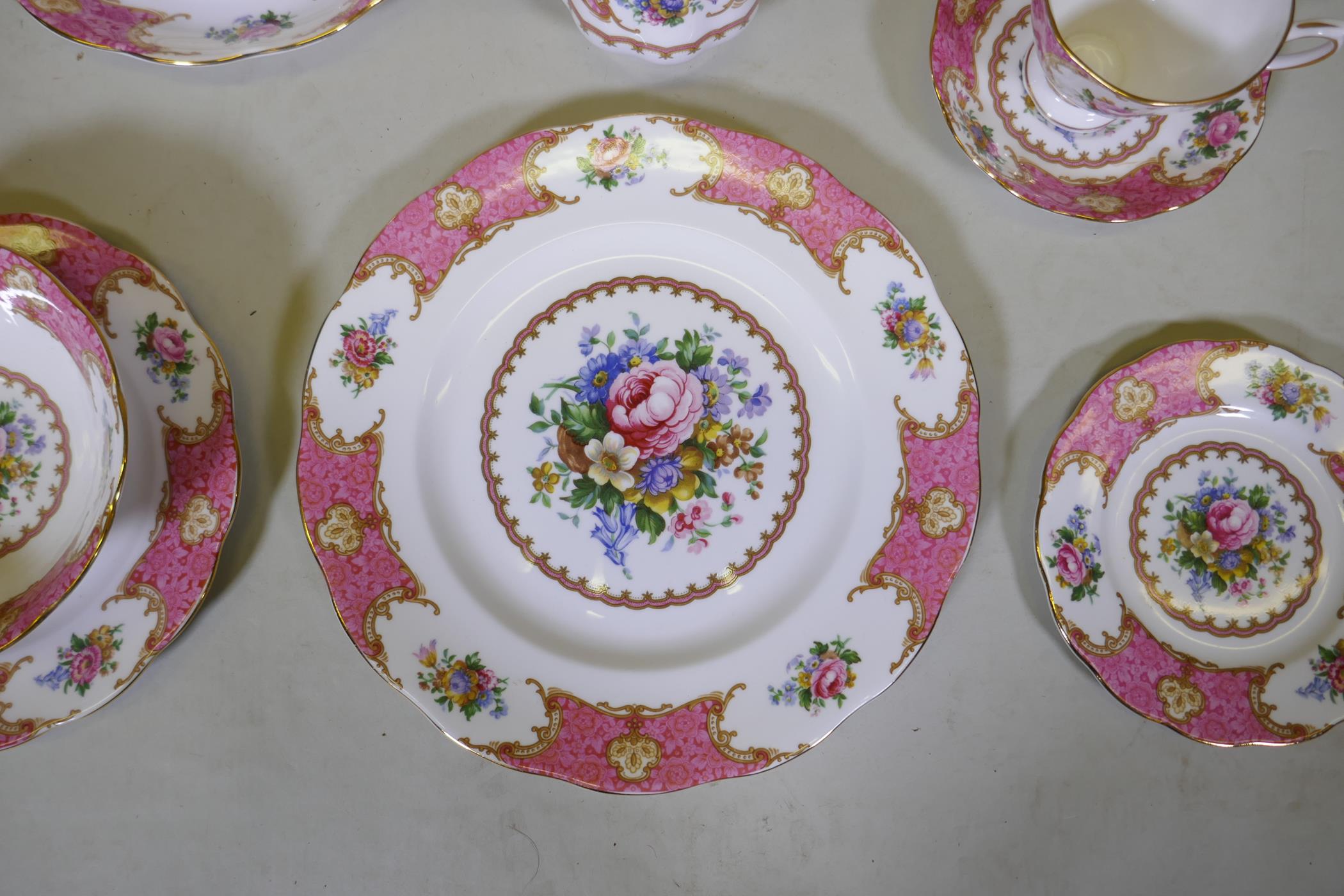 A Royal Albert Lady Carlyle six place dinner and tea service, including tea cups and saucers, cake - Image 6 of 7