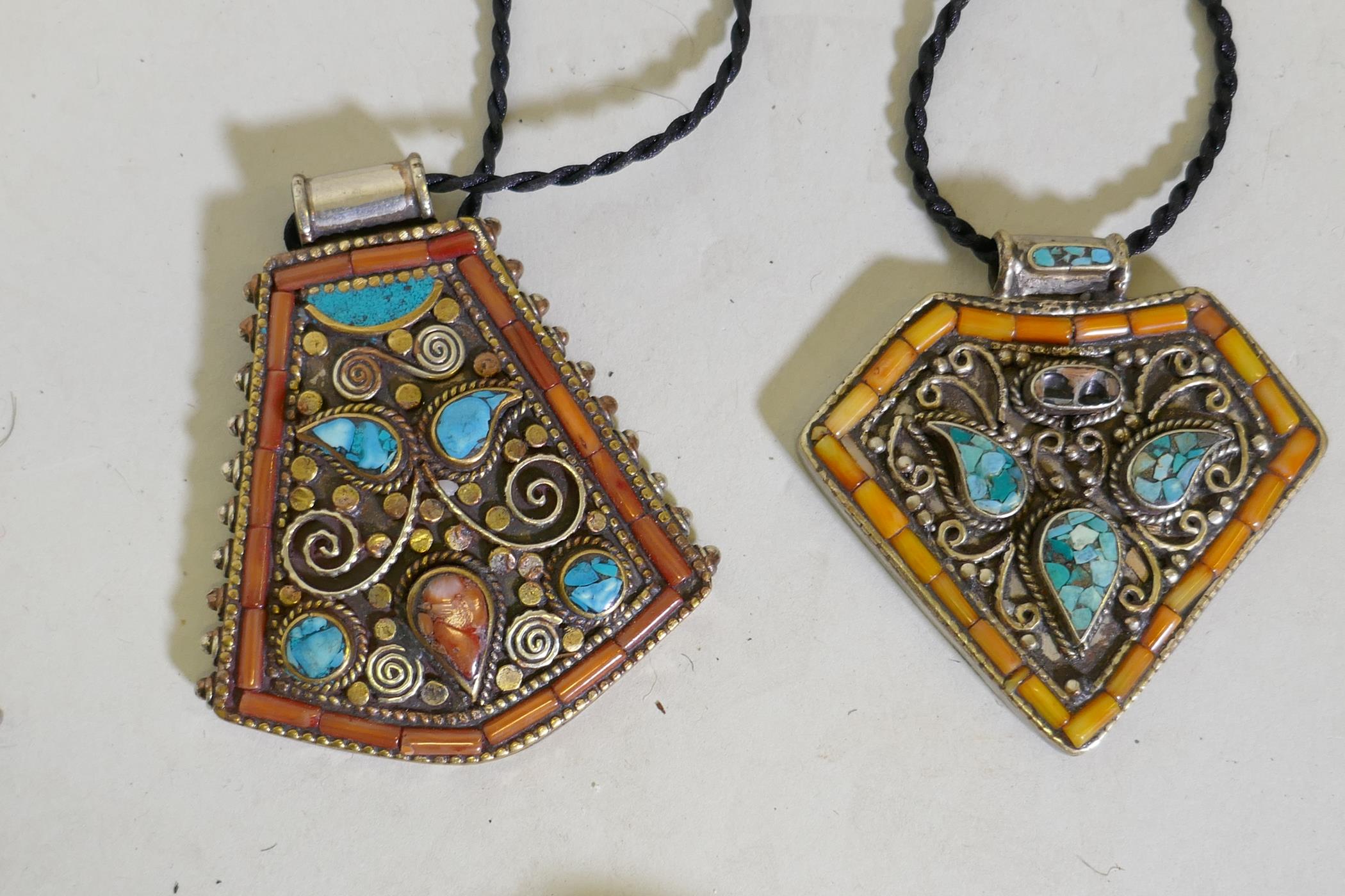 Four white metal pendants inset with coral and turquoise mosaic beads, 7cm long, and a bead necklace - Image 4 of 6