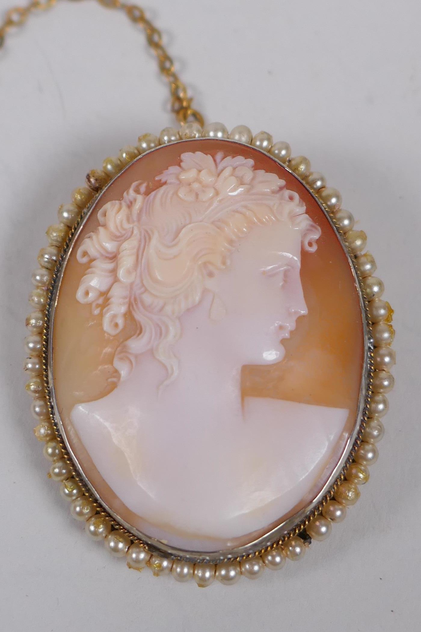 An antique cameo brooch and another flower brooch, largest 4 x 3cm - Image 3 of 6