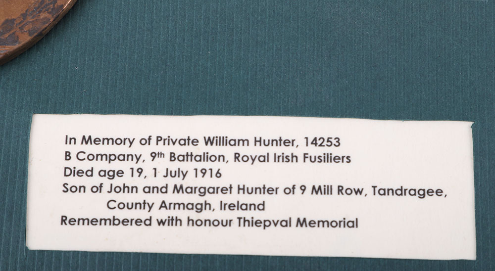 WW1 British Memorial Plaque William Hunter - Image 2 of 4