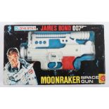 Lone Star No. 1207 Roger Moore James Bond 007 Moonraker Space Gun