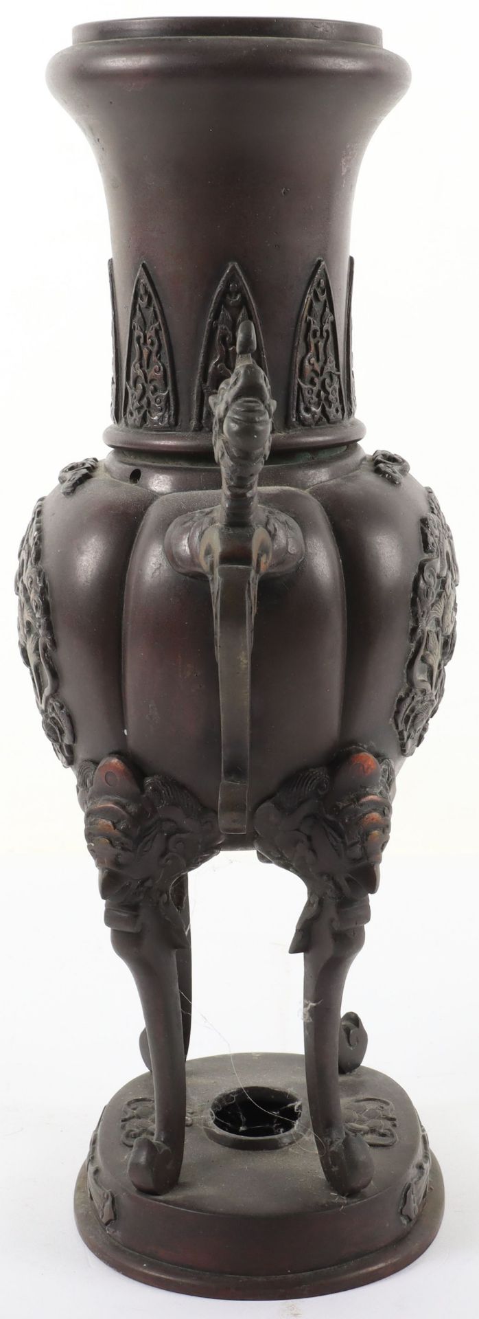 A Chinese archaic bronze vase on stand - Bild 3 aus 8