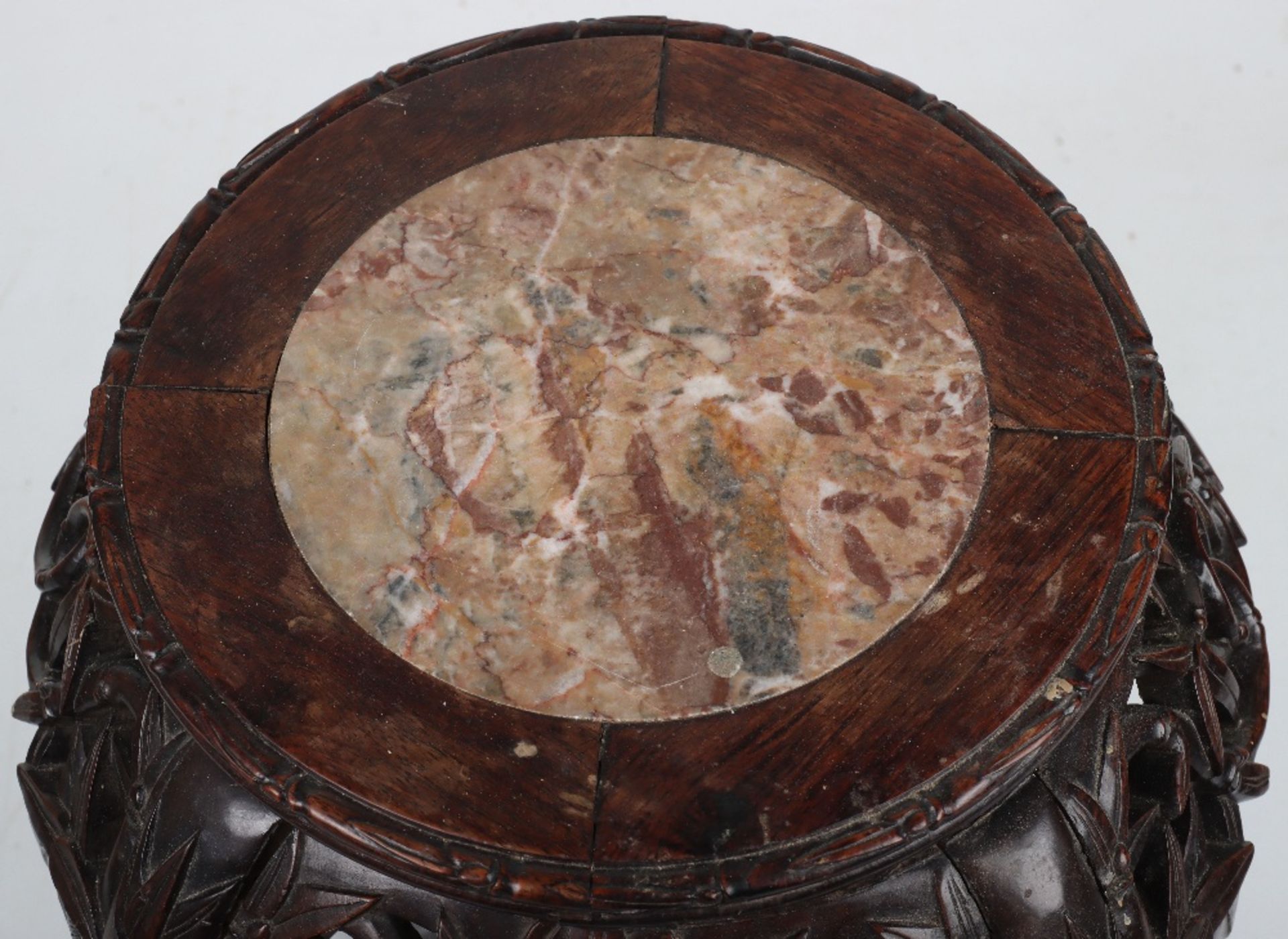 A Chinese Hongmu hardwood and marble side table - Bild 7 aus 8