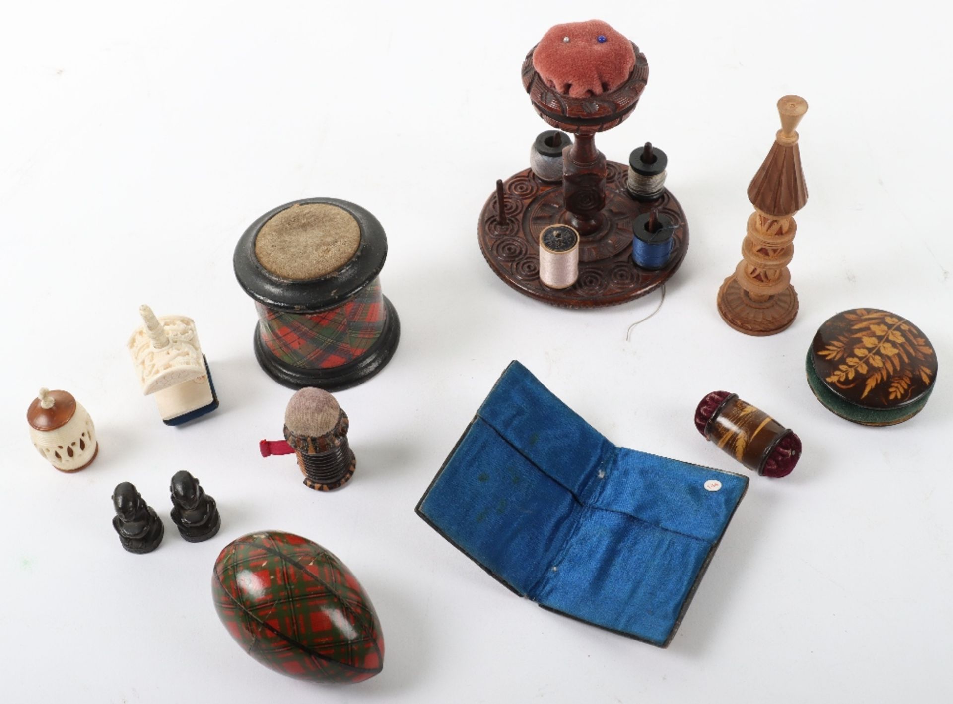 Sewing accessories including Tartanware box/pin cushion, H. Gregor Atlas cotton bobbin egg, booklet - Image 2 of 2
