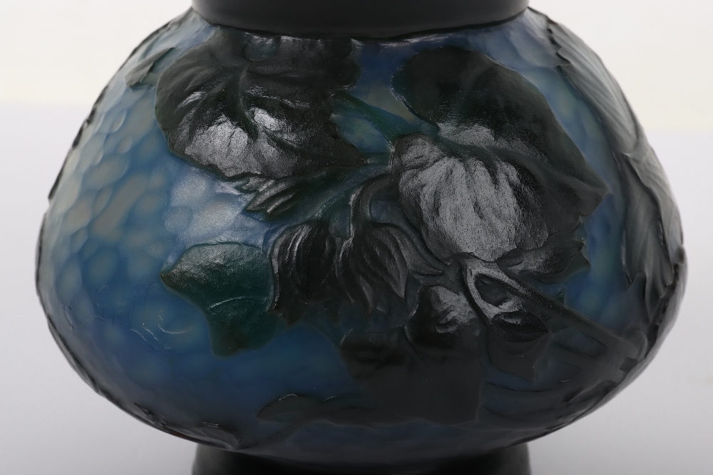 A Galle glass vase - Bild 5 aus 6