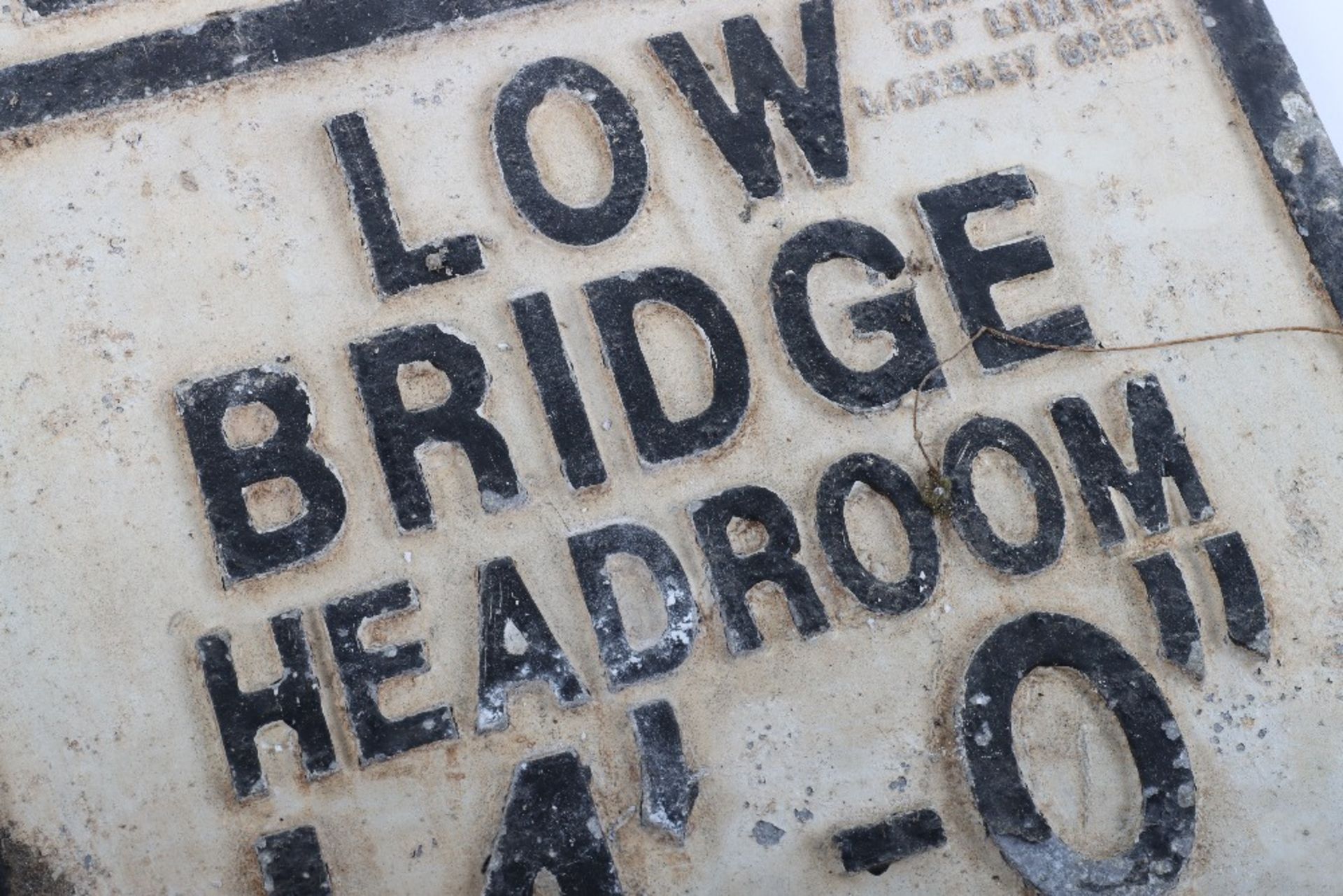 An aluminium Low Bridge Headroom 14’-0 sign - Bild 4 aus 5