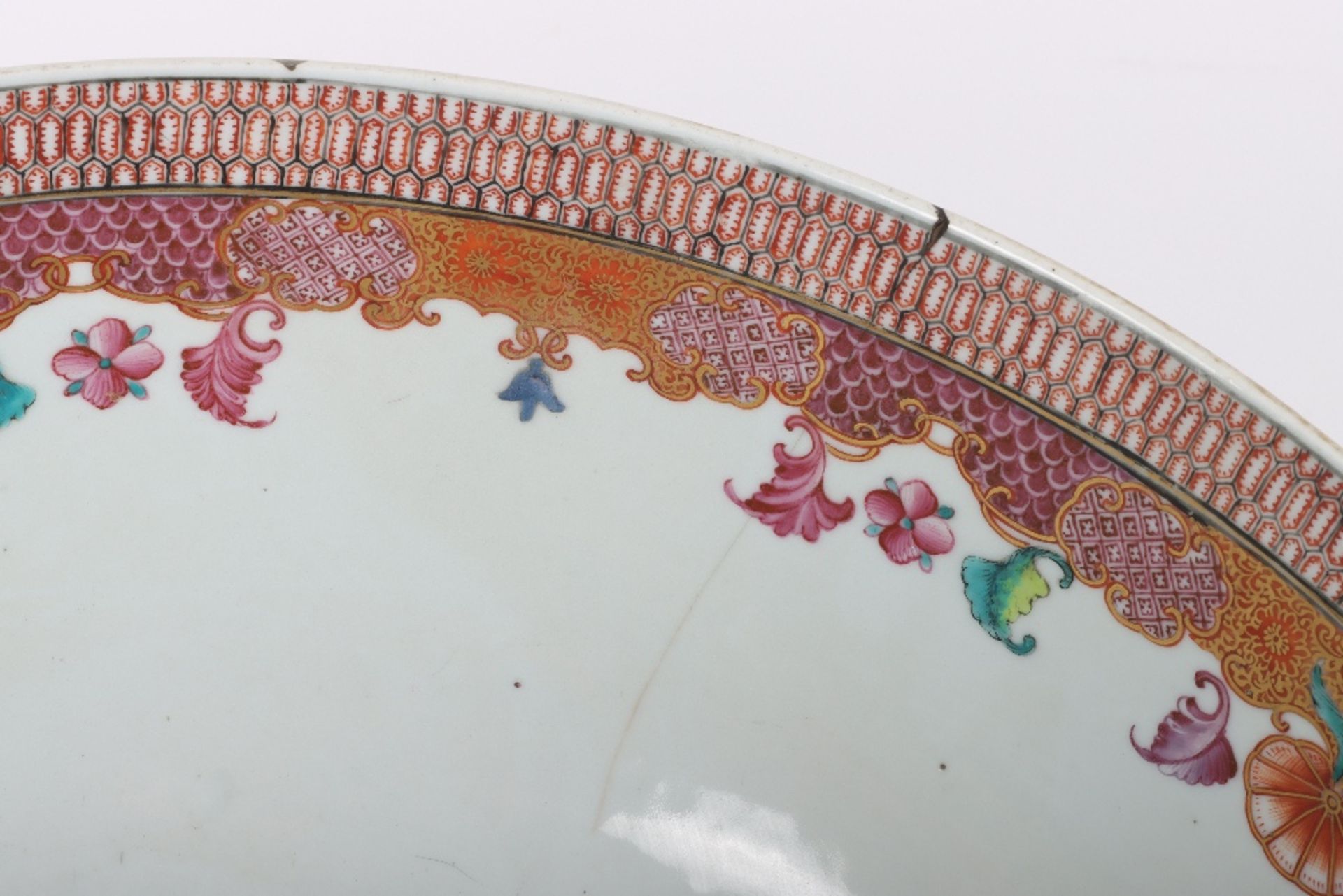 A rare substantial Chinese Mandarin palette famille rose punch bowl, - Bild 14 aus 15