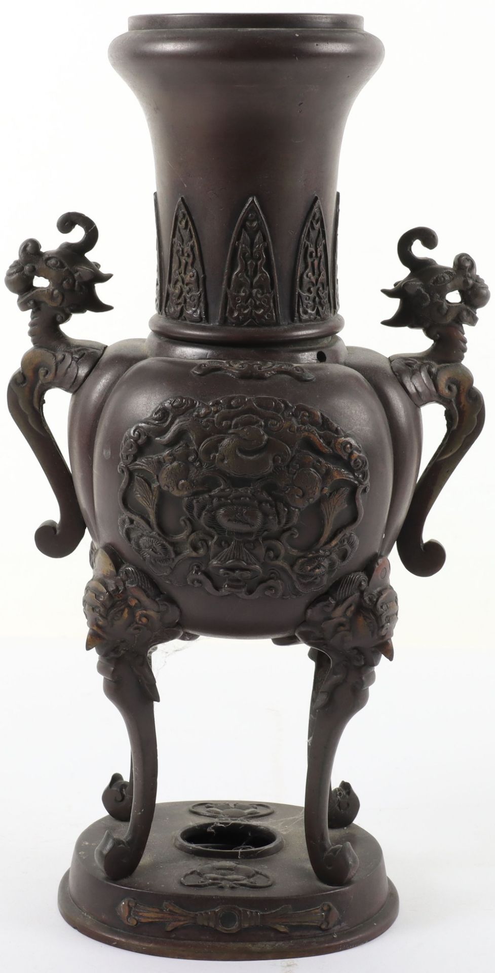 A Chinese archaic bronze vase on stand - Bild 4 aus 8