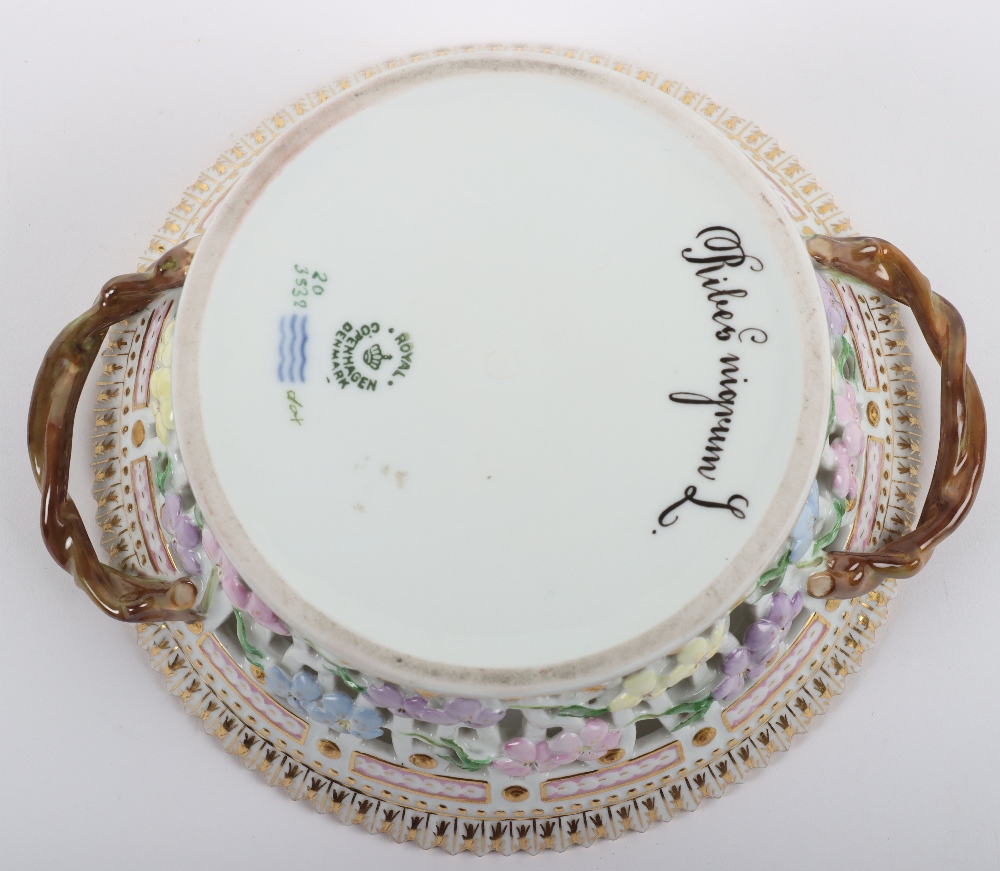 A Royal Copenhagen Floral Danica porcelain basket - Bild 8 aus 11