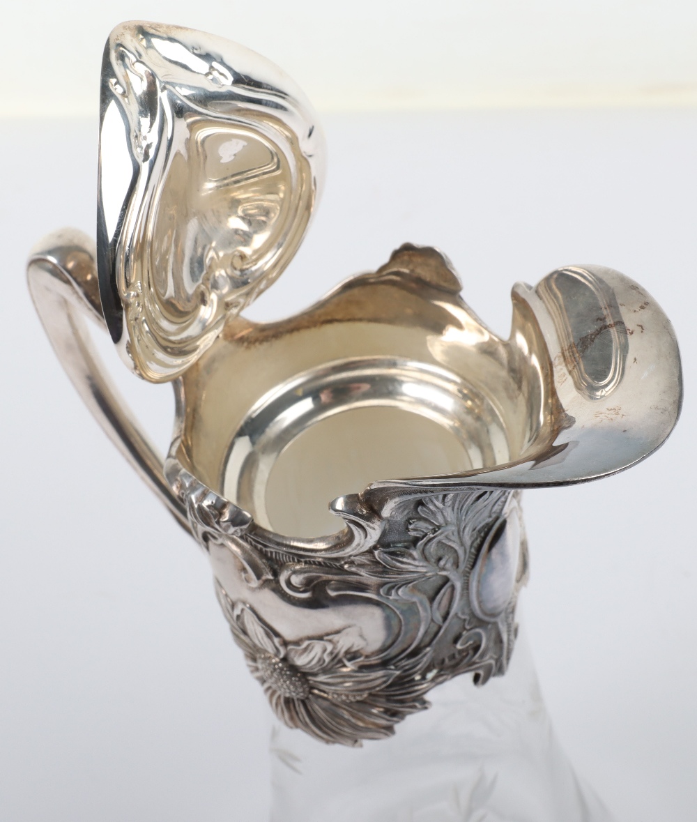 An Art Nouveau style silver and glass claret jug - Bild 10 aus 10