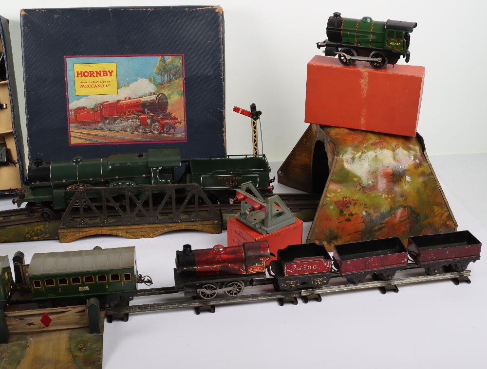 A Quantity of Hornby 0 Gauge Locomotives, Accessories - Bild 2 aus 4