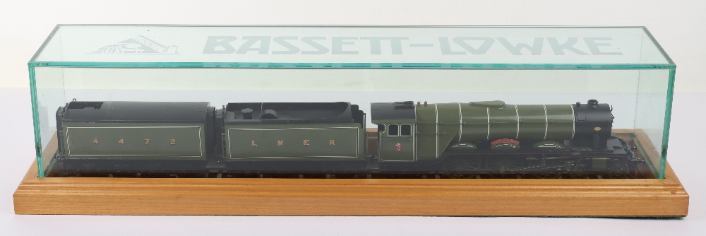 Basset Lowke Special Limited Edition 0 Gauge 3 Rail Electric LNER Flying Scotsman Locomotive and Two