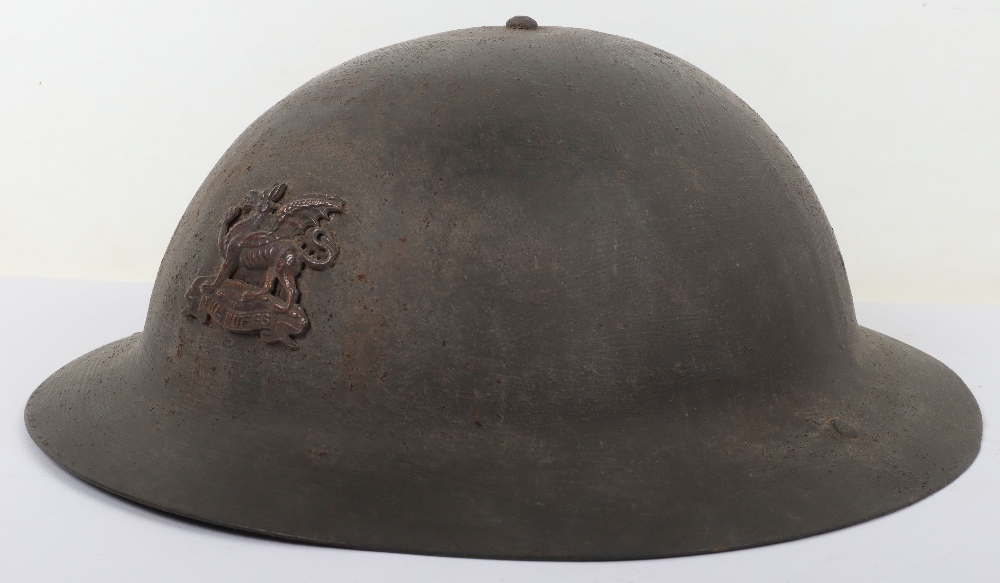 WW1 British Officers Steel Combat Helmet of the East Kent Regiment “The Buffs” - Image 4 of 9