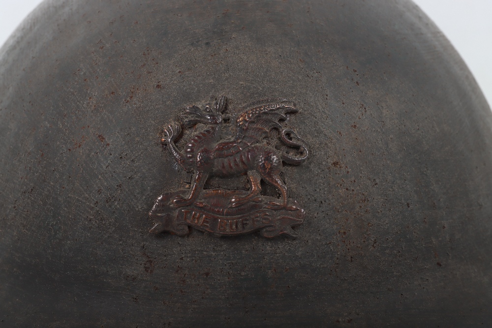 WW1 British Officers Steel Combat Helmet of the East Kent Regiment “The Buffs” - Image 2 of 9