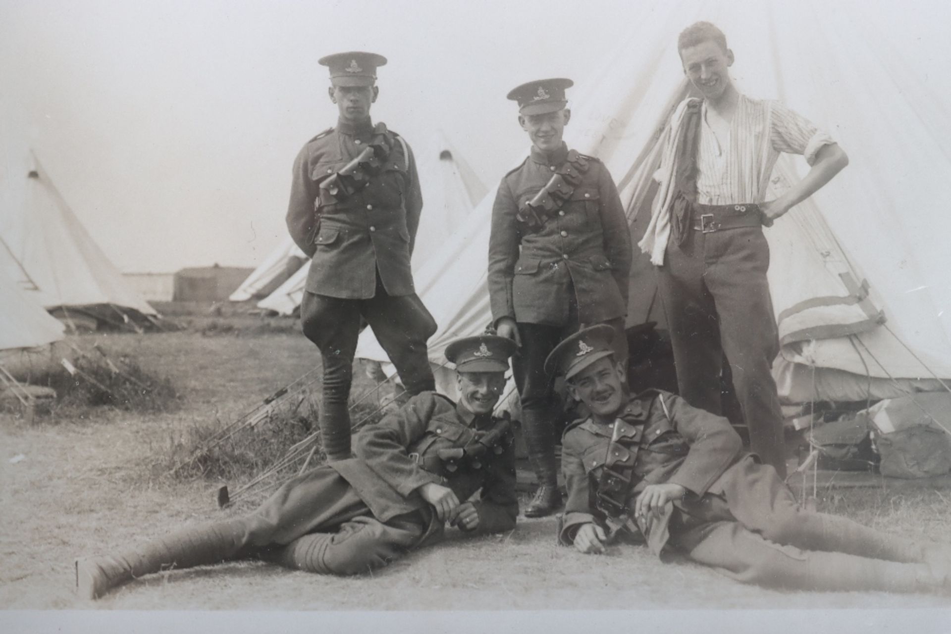 Grouping of WW1 Postcard Photographs - Bild 6 aus 13