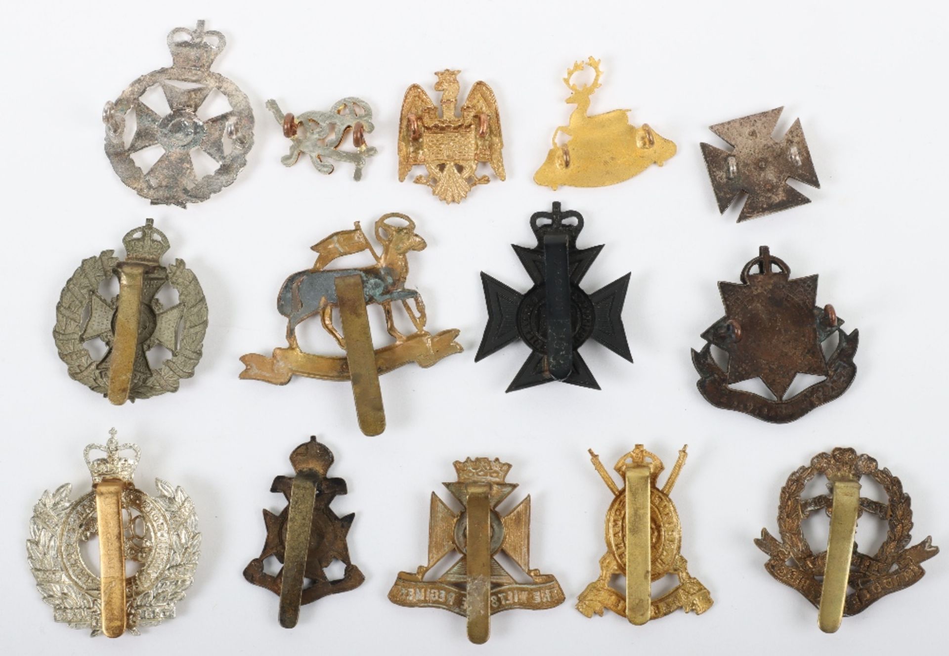 Grouping of British Military Badges - Image 2 of 2