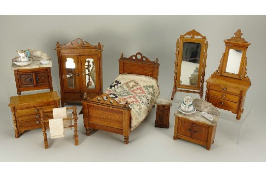 Schneegas Dolls House Bedroom furniture, German 1890s,