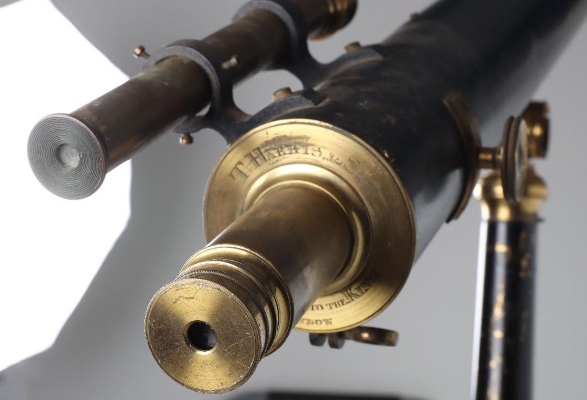 A Victorian 3.5in refracting telescope by T. Harris & Son, c.1840 - Image 4 of 8
