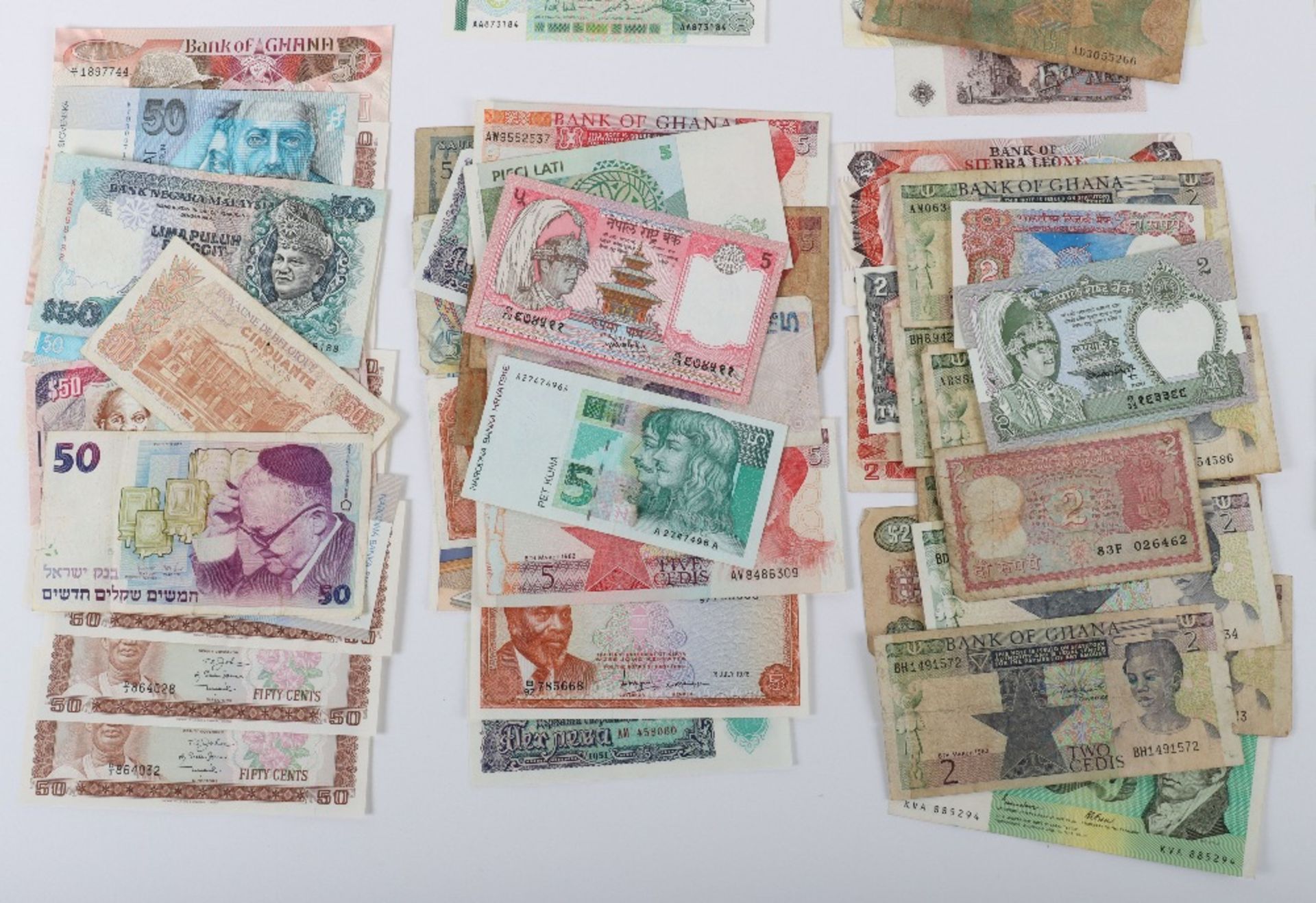 Large selection of world banknotes, Jamaica, Sierra Leone, Colombia, Australia, Brasil, Ghana, etc - Image 2 of 3