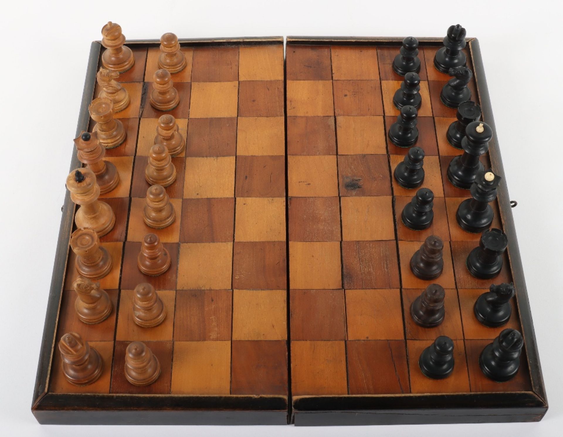 A late 19th/early 20th century chess set - Image 3 of 4