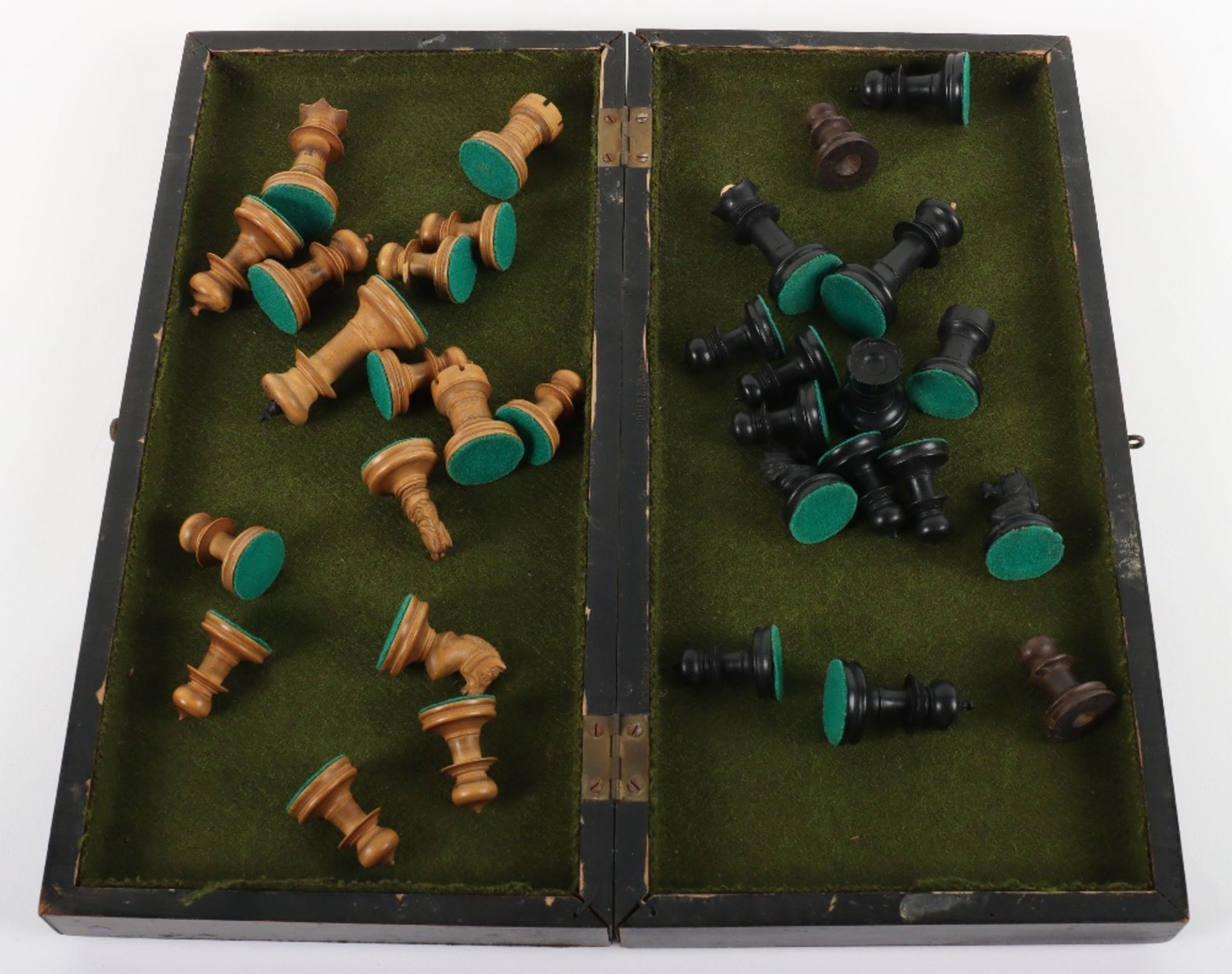 A late 19th/early 20th century chess set - Image 4 of 4