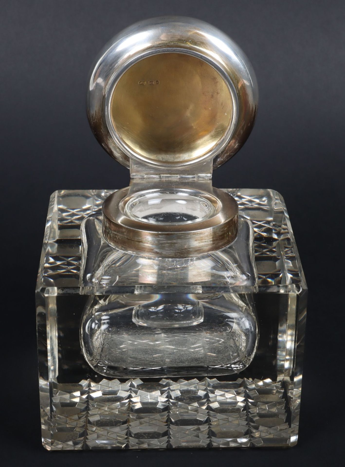 An early 20th century large silver and glass inkwell, London 1924 - Image 3 of 7